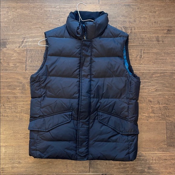 Banana Republic Men’s Black Puffer Vest - Picture 3 of 5
